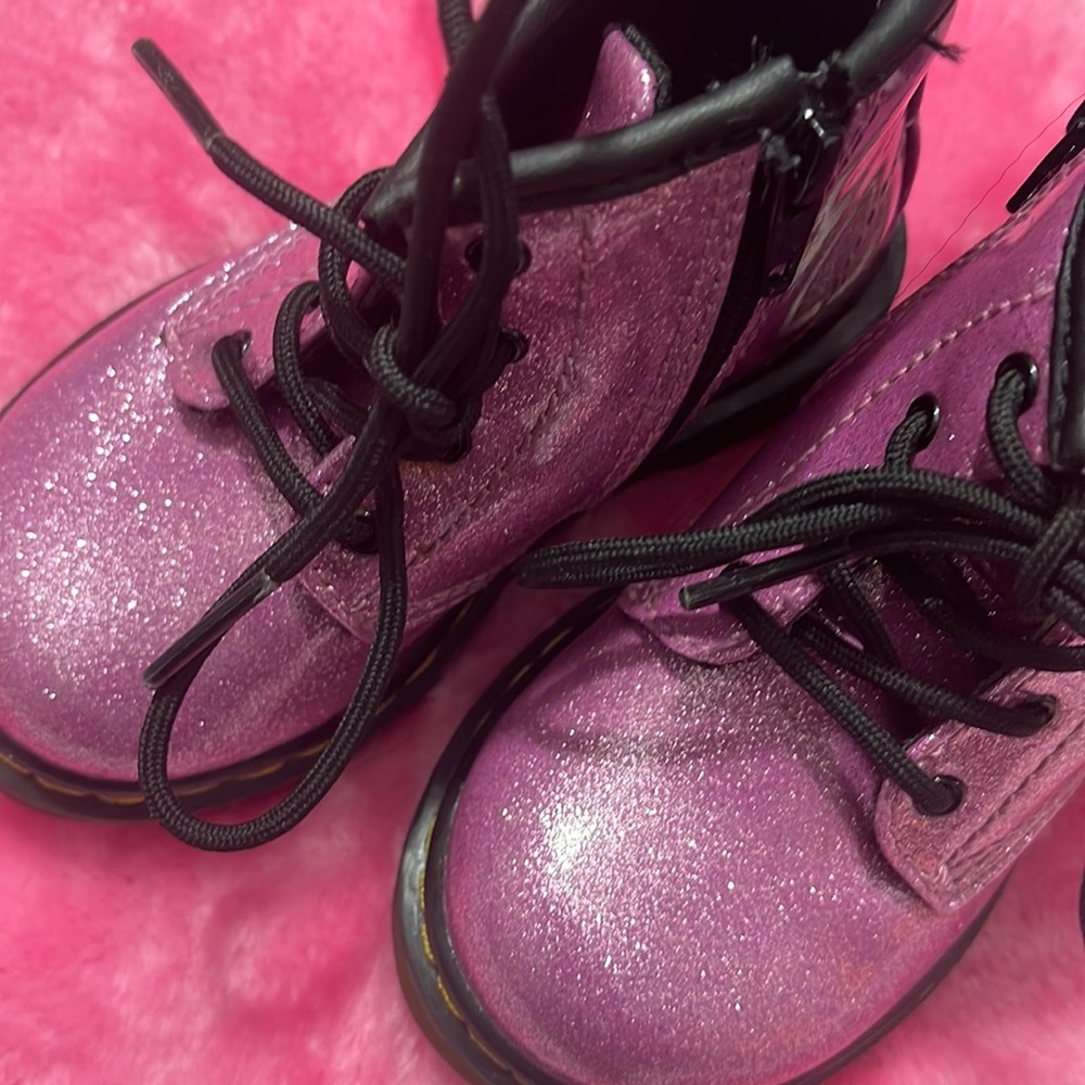 Heeey The Dr. Marten 4 Eye Glitter Boot Here!!!